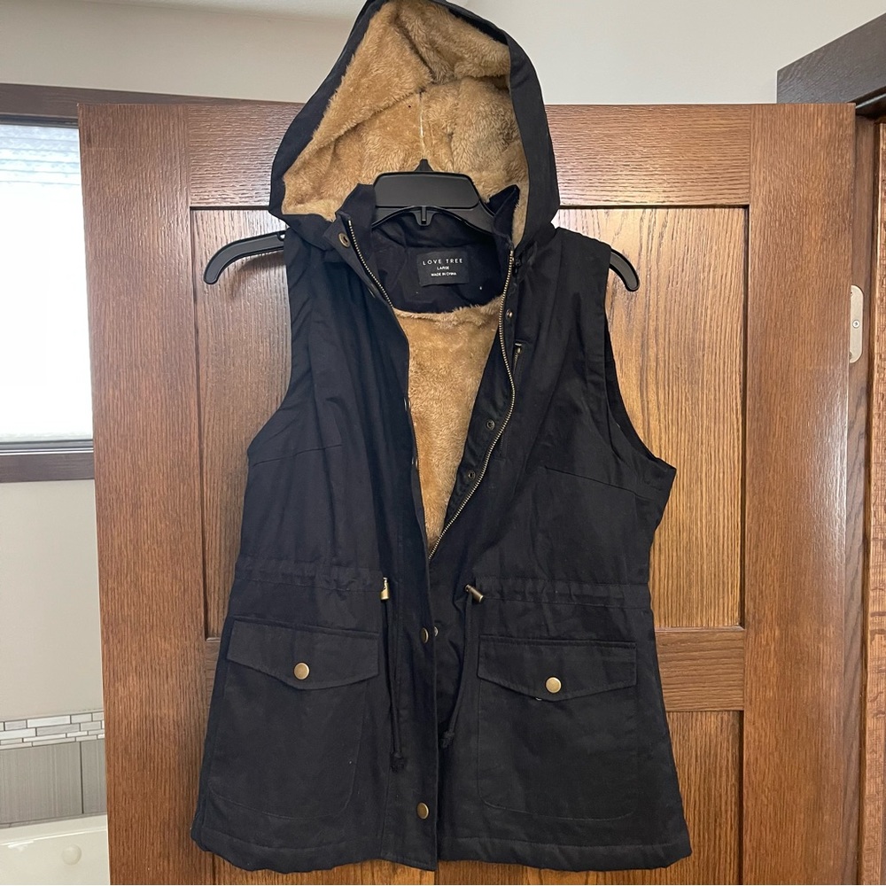 Love Tree Black Hooded Vest